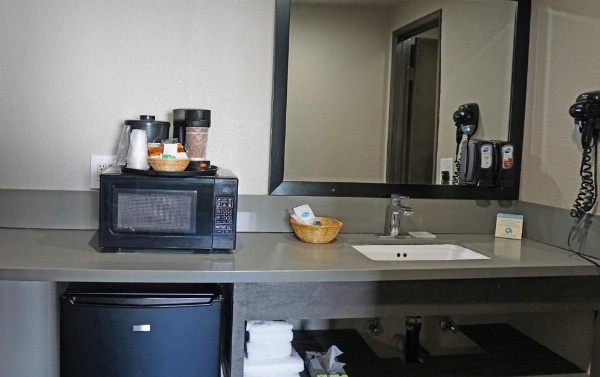 Hawthorne Plaza Inn Near LAX image 15