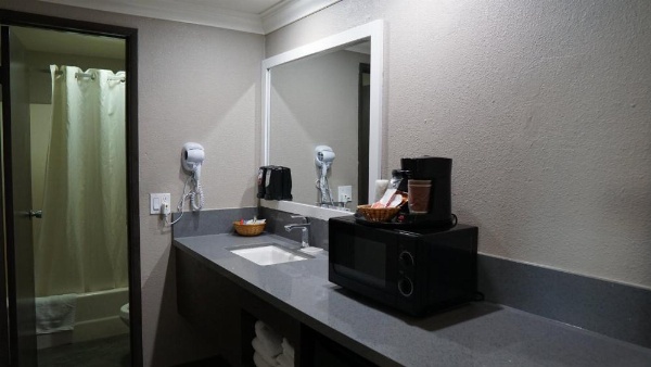 Hawthorne Plaza Inn Near LAX image 17