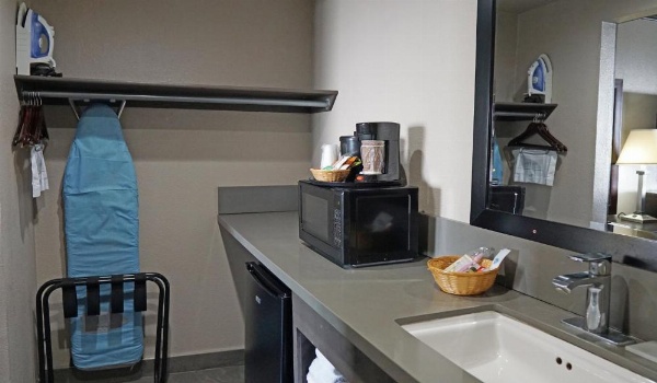 Hawthorne Plaza Inn Near LAX image 23